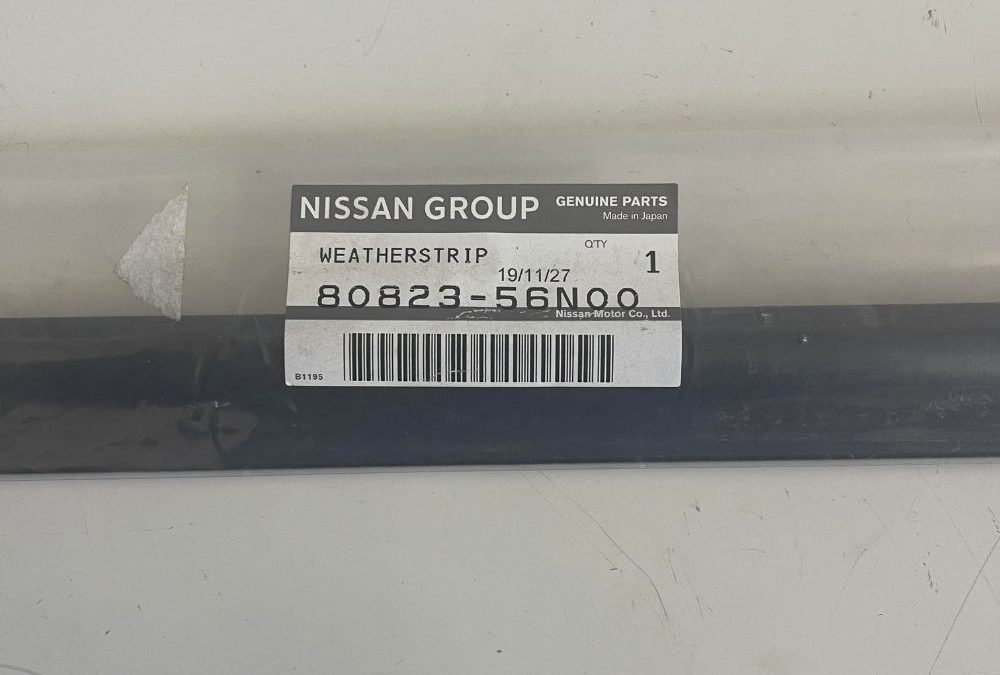 Genuine Nissan Patrol Weatherstrip GQ LHF Outer With 1/4 Window